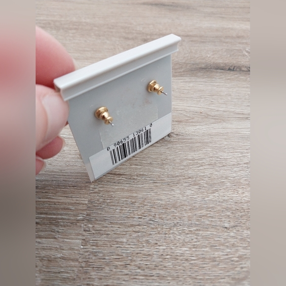 NWT *Rare Style* Vintage 80's Marvella gold and pearl drop earrings - Picture 2 of 3